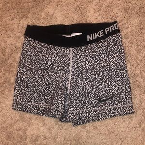 Black and White Patterned Nike Pro Spandex
